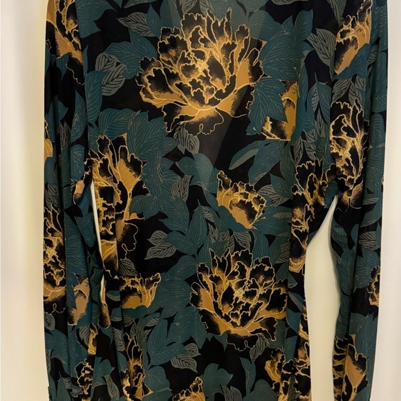 Floral Print Women Top - Picture 2 of 4